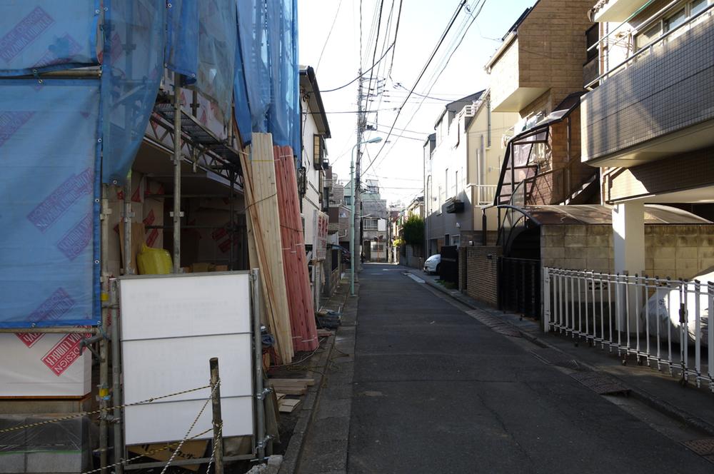 Local photos, including front road. Local (12 May 2013) Shooting