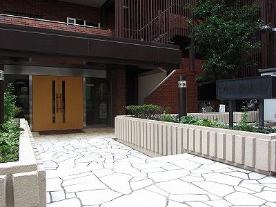 Entrance. Common areas