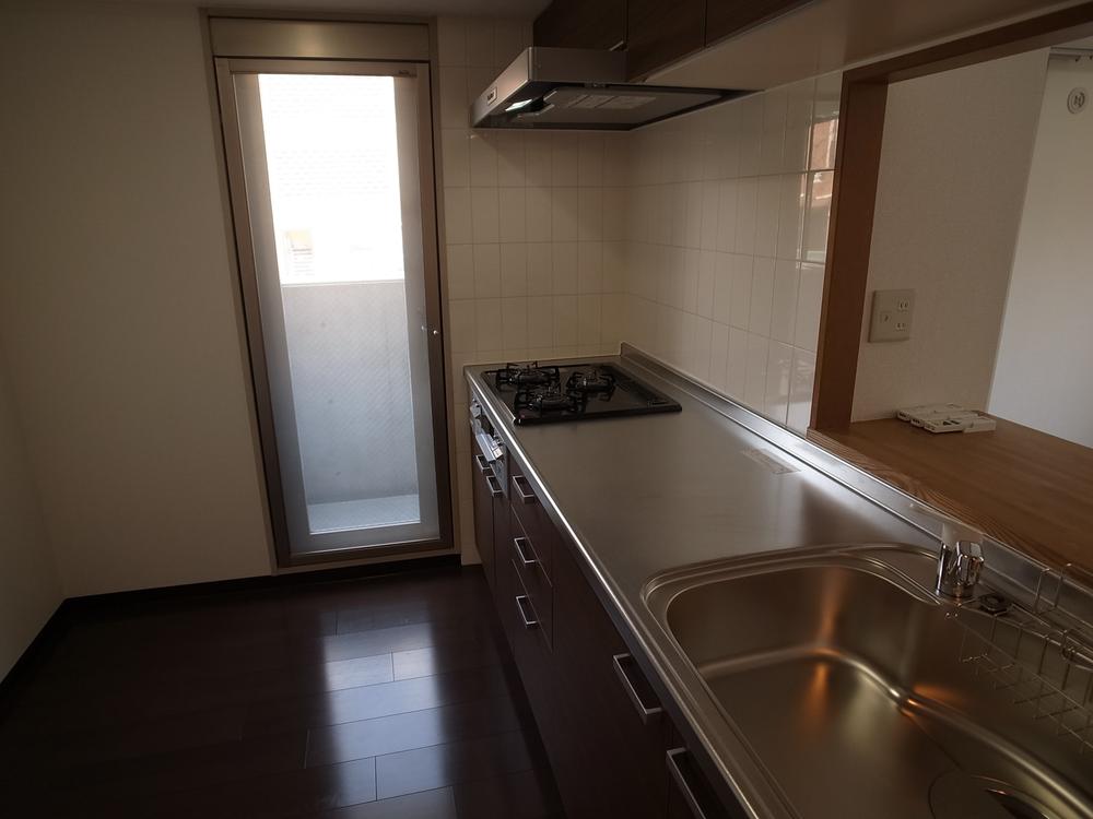 Kitchen. System kitchen new exchange (made LIXIL)