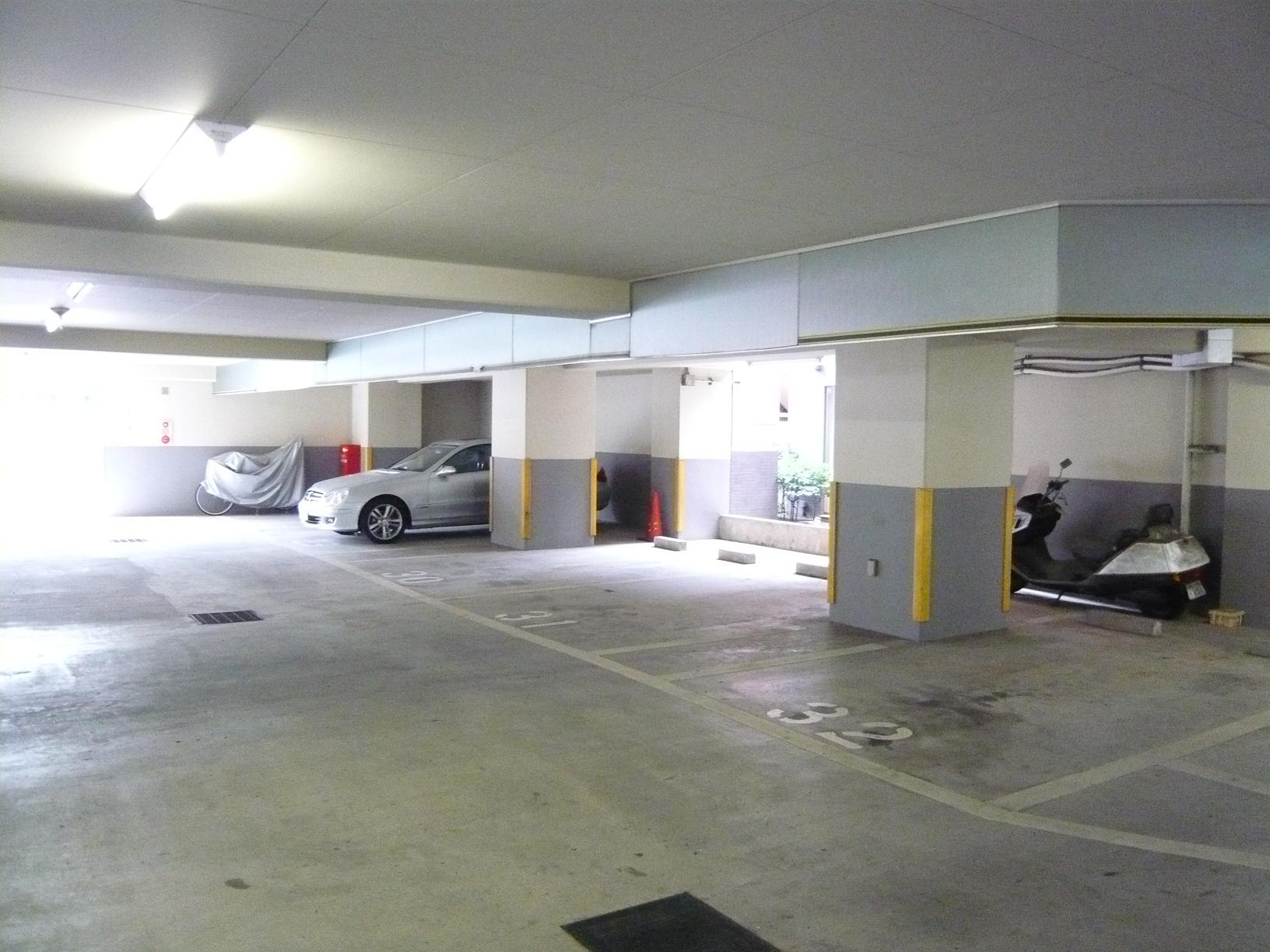 Parking lot. Parking is B2 ・ B12 place equipped
