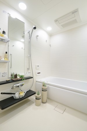 The spacious bathroom of 1.6m × 2.0m size