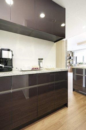 The L-shaped easy-to-use kitchen, Standard equipped with a cupboard