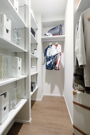 Storeroom that has been installed near the entrance. Also come in handy for storage of sports equipment such as golf bag