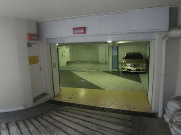 Parking lot