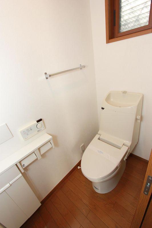 Toilet. 1 ・ Second floor toilet