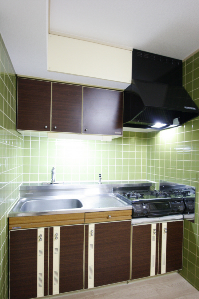 Kitchen. 2-neck with gas stove, Large kitchen is easy to use