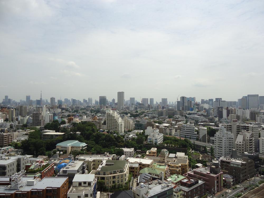 View photos from the dwelling unit. View from the site (July 2013) Shooting