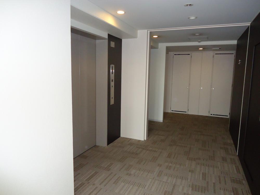 Other common areas. Common area (23-floor elevator hall)