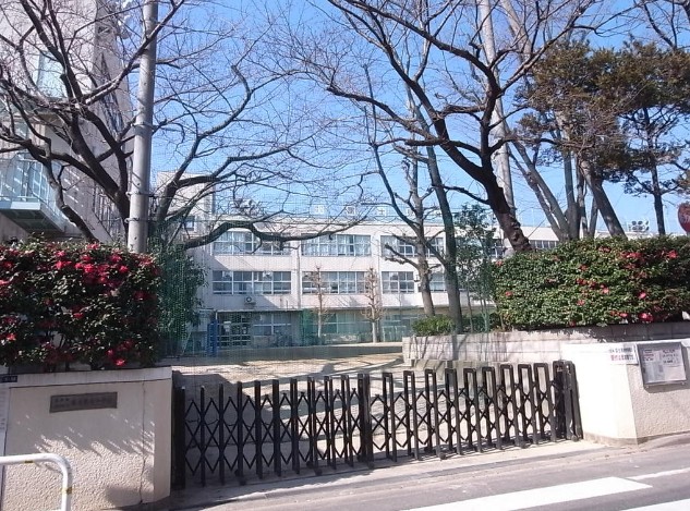 Junior high school. Fujimidai 765m until junior high school (junior high school)