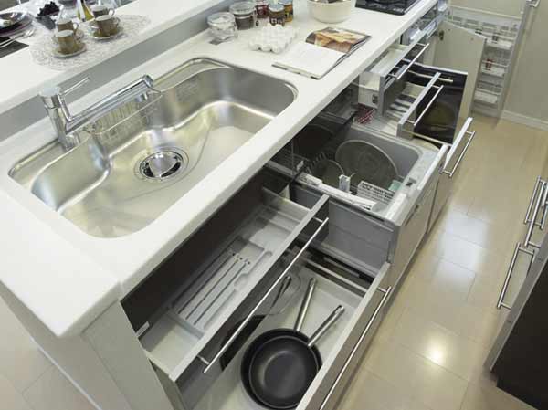 Kitchen.  [A storage capacity pull-out storage] Determine the ease of use in the kitchen, It adopted a pull-out storage that can be abundant storage and kitchen accessories (except for the stove under storage).