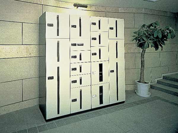 Common utility.  [Home delivery locker] It receives a home delivery material in the absence, Set up a store home delivery locker. Since the taken out at any time 24 hours, Of course, the slower the return home, It is safe even during travel. (Same specifications)
