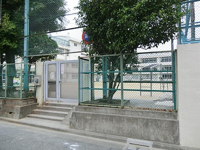 Primary school. 318m to Shinagawa Ward Miyamae Elementary School
