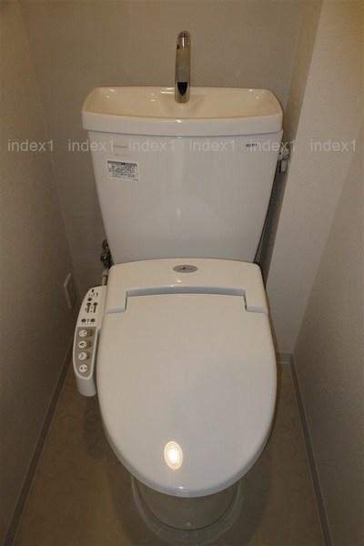 Toilet. With a cleaning function shower toilet