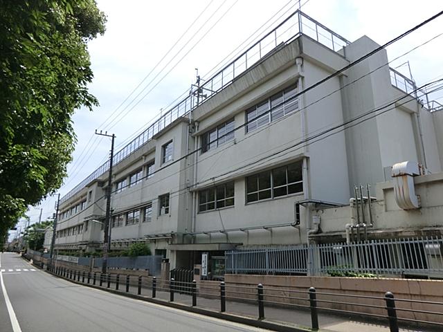 Primary school. 600m to Shinagawa Ward Togoshi Elementary School