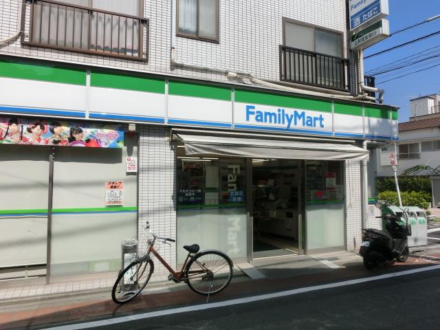 Convenience store. 130m to FamilyMart Shinagawa rich-cho, four-chome