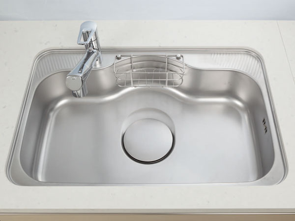 Kitchen.  [wide ・ Quiet sink] In wide size, It is quiet performance of the top-level of about 35db. Also it provides a convenient stainless steel drainer plate. (Same specifications all posted photos of)