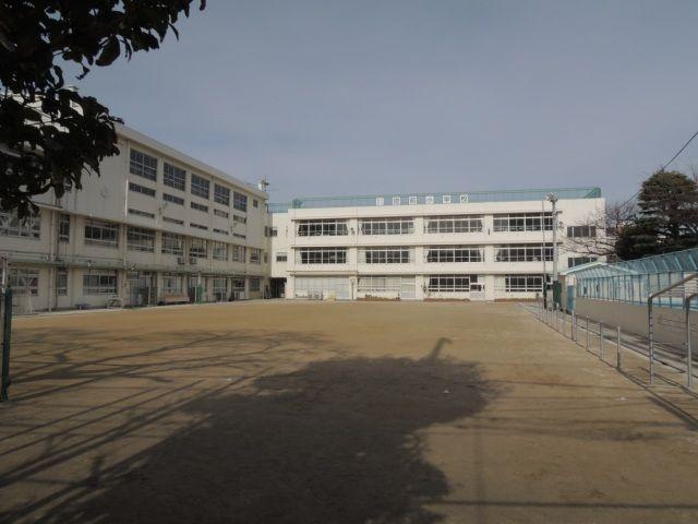 Primary school. Miyamae until elementary school 352m