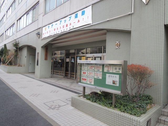 Junior high school. Togoshi stand 583m up to junior high school