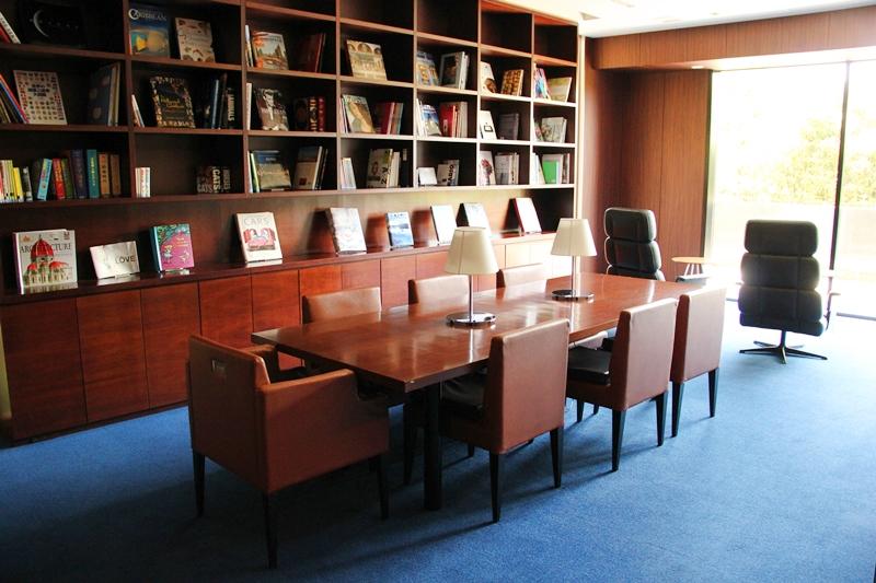 Other common areas. Library with individual booth