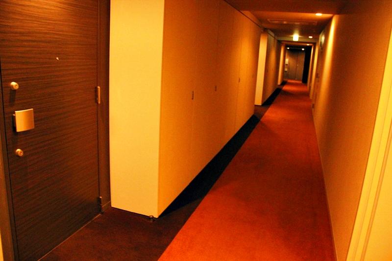 Other common areas. Hotel-like inner corridor design