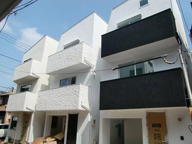 Building plan example (exterior photos). Example of construction