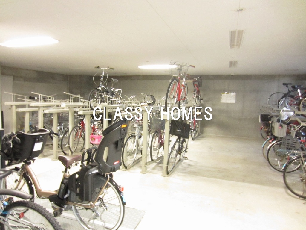 Other common areas. 2007 completion Regno ・ Karite Shinagawa Seaside: Bicycle