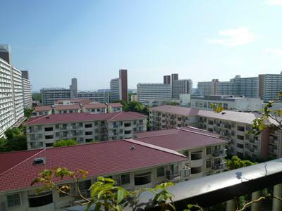 View photos from the dwelling unit. Is the view from the balcony. The south side is a very good living environment are missing.