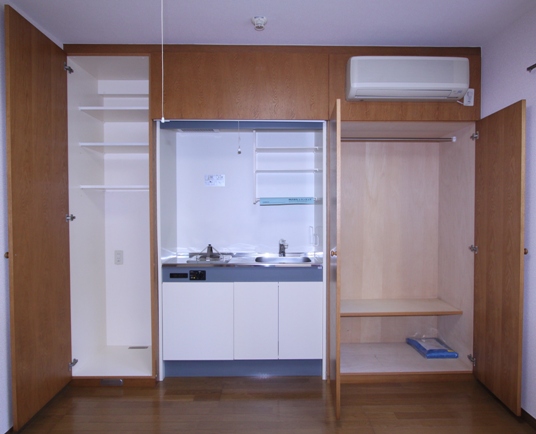 Kitchen. Kitchen and storage, Left of the housing is the refrigerator storage.