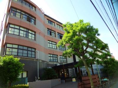 high school ・ College. Rissho High School (High School ・ NCT) to 806m