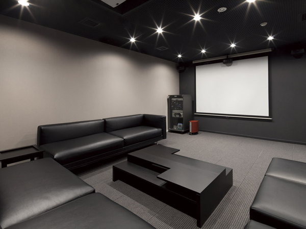 Shared facilities.  [Theater Room] You can watch movies on the big screen. (Surcharge ※ For more information, please contact us)