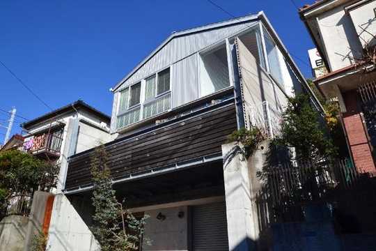 Local appearance photo. Exterior (1)