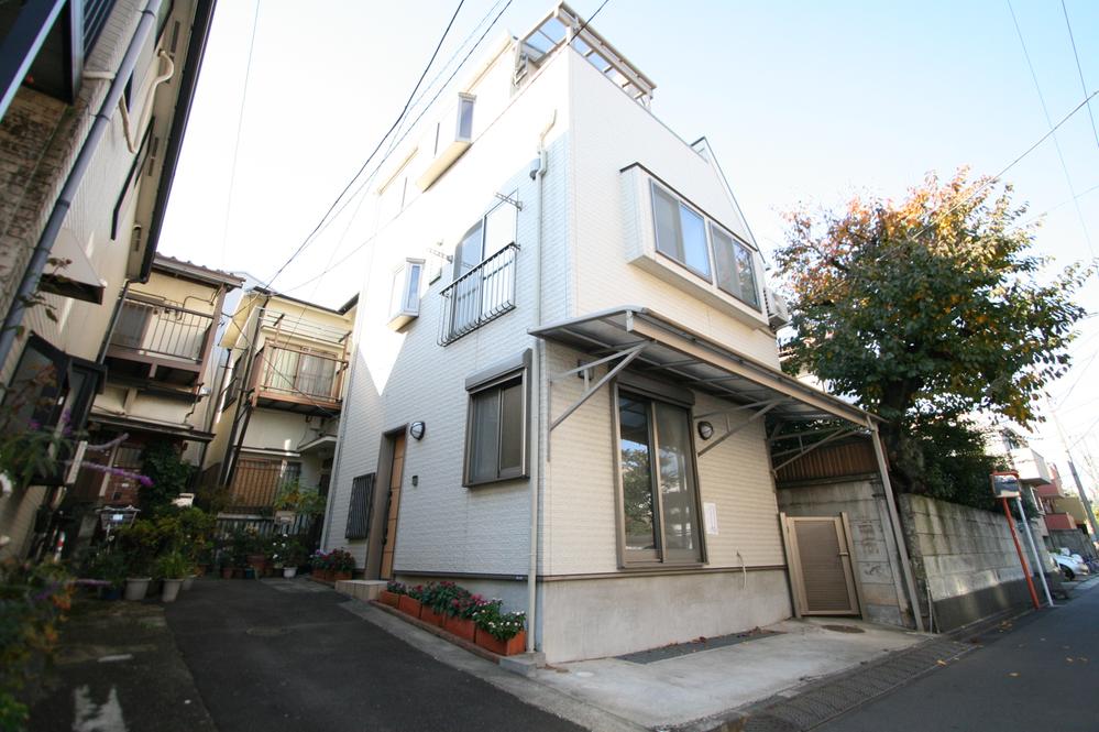 Local appearance photo. 3-storey + basement + carport! Local (11 May 2013) Shooting