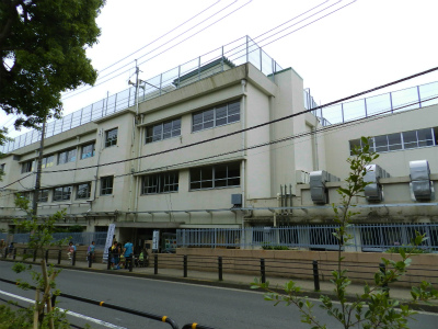 Primary school. Ward Togoshi up to elementary school (elementary school) 495m