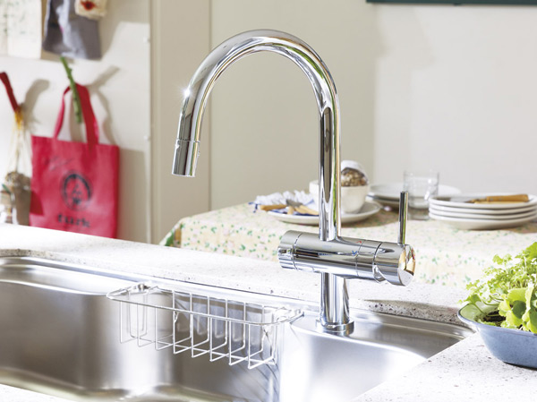 Kitchen.  [Water purifier integrated mixing faucet] Adopt a water purifier integrated faucet. Since the nozzle is pulled out, It is also useful, such as every corner of the care of food washing and sink.  ※ Exchange of water purifier cartridge will be paid. (70I type)