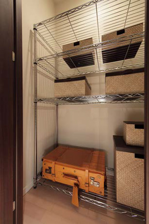 Receipt.  [Closet that can be used for multi-purpose] Install a rack, Or accommodating the seasonal, As it is or accommodating a large luggage, We have prepared the closet of large capacity that can accommodate a variety of usage. (40C type only)