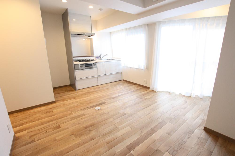 Living. Natural solid wood used in flooring.