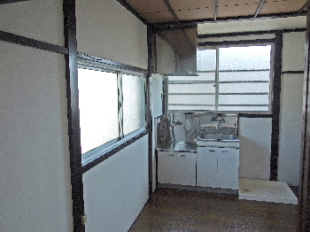 Kitchen. Kitchen of Akaruki corner room with a window