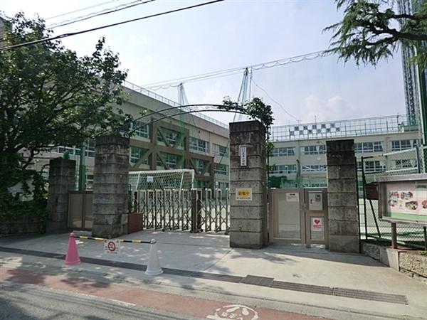 Primary school. 404m to Miki elementary school