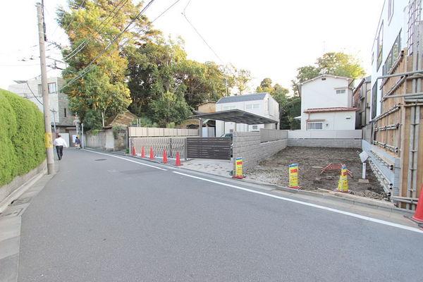 Local appearance photo. Local (10 May 2013) Shooting