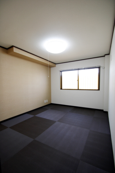 Living and room. Tatami-style floor tiles (Western-style)