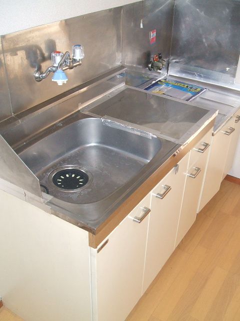 Kitchen. Gas stove installation Allowed