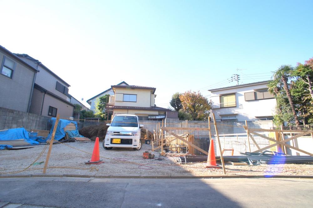 Local appearance photo. Local (11 May 2013) Shooting