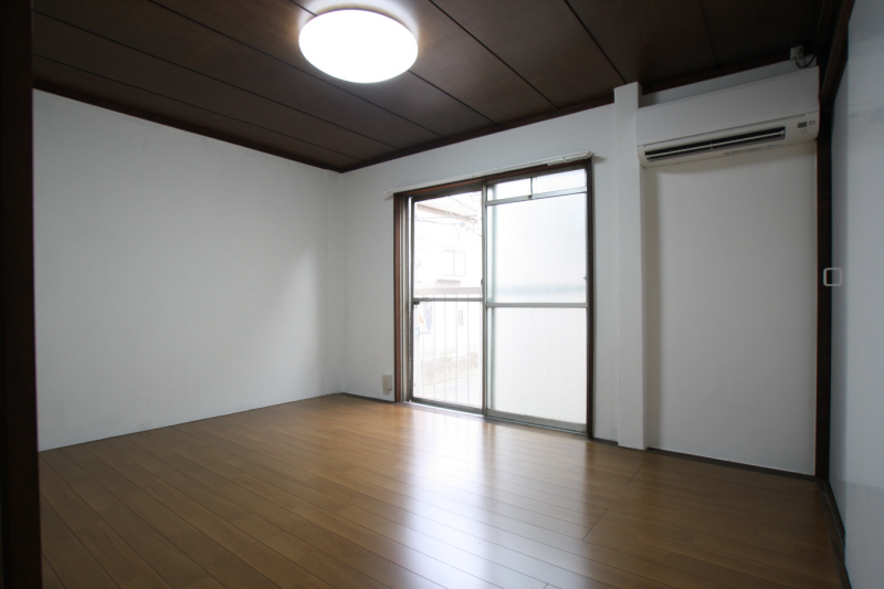 Living and room. Change to the Japanese-style room → Western Flooring Air conditioning new