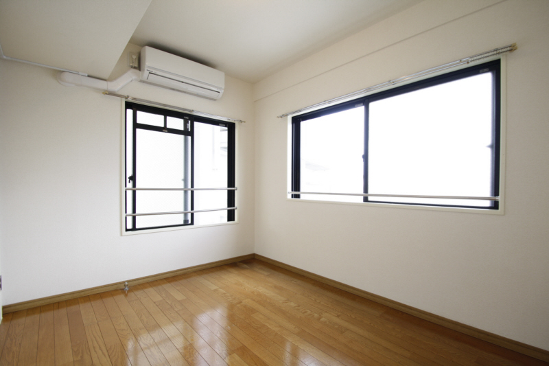 Living and room. Two-sided lighting Flooring  ※ Air conditioning new installation completed