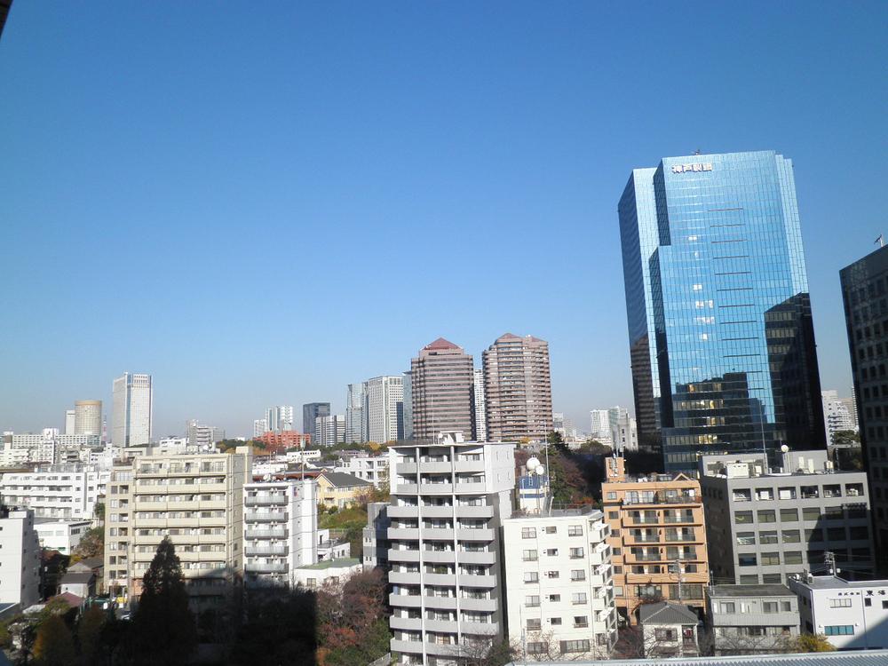 View photos from the dwelling unit. View from the site (December 2013) Shooting