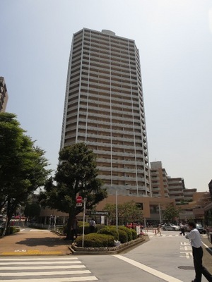 Building appearance. Tower condominium is located in Nishi Oi Station