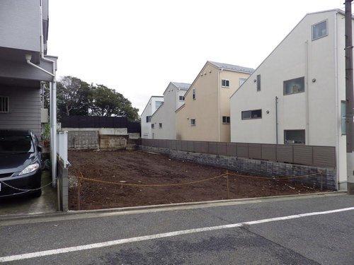 Local appearance photo. Local (12 May 2013) Shooting