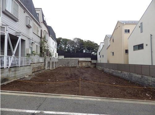 Local appearance photo. Local (12 May 2013) Shooting