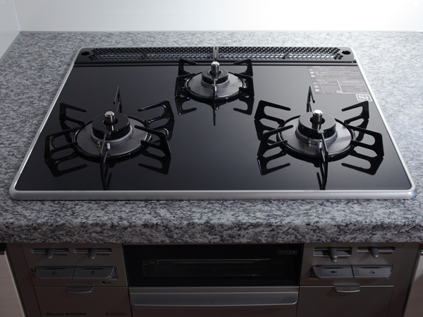 Kitchen.  [Pearl Crystal top stove] Double coated with a hard enamel in the color and intensity. Easy dirt falls, It is the top plate with the vivid colors and the strength of the impact.