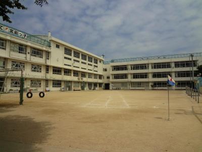 Primary school. 299m to Shinagawa Ward Miyamae Elementary School (elementary school)